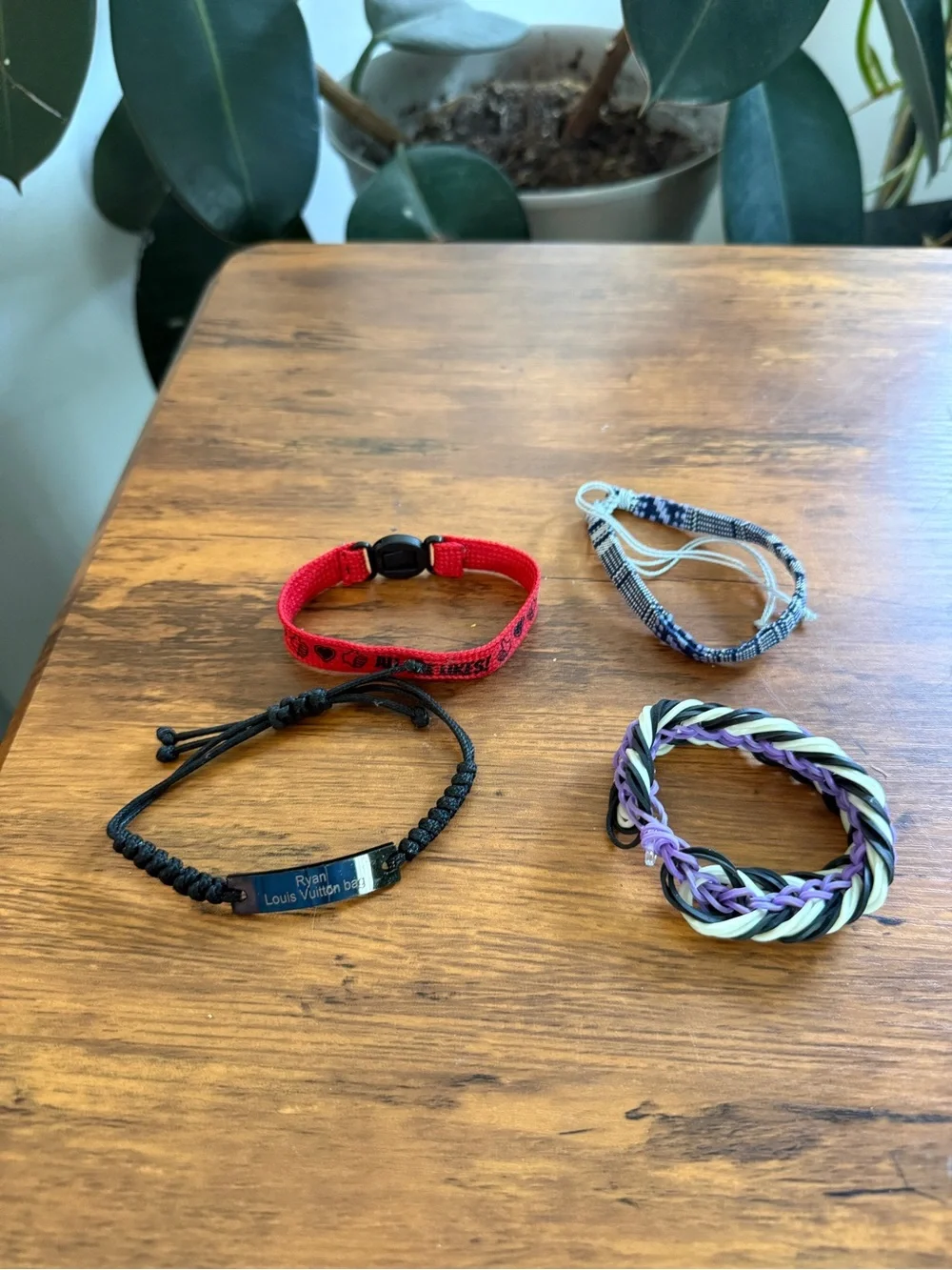 Pair of (4) adult bracelets y2k